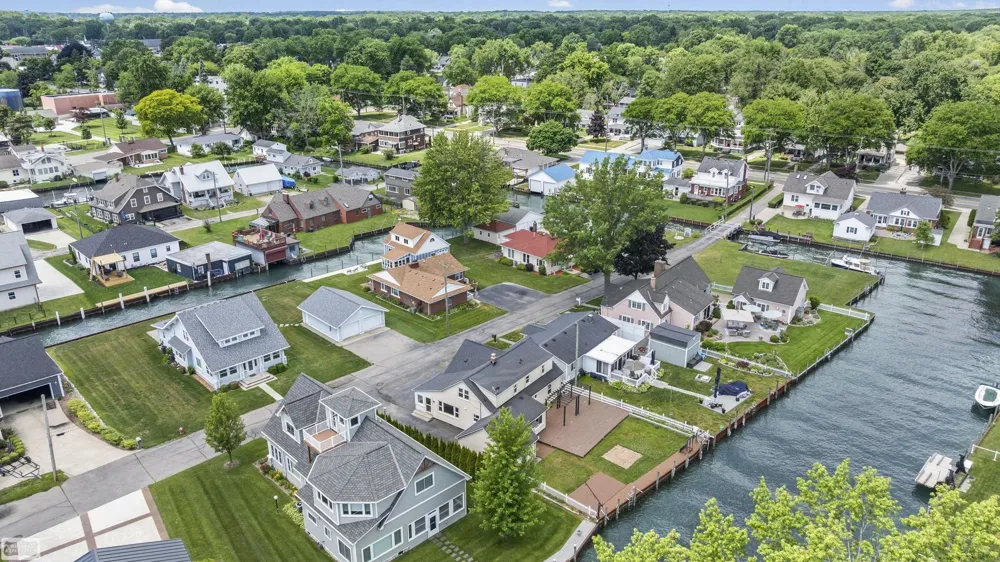 114 Interlochen Drive Algonac City, MI 48001