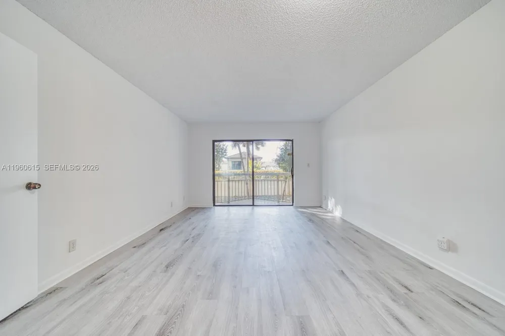 8290 Lake Dr #236 Doral, FL 33166