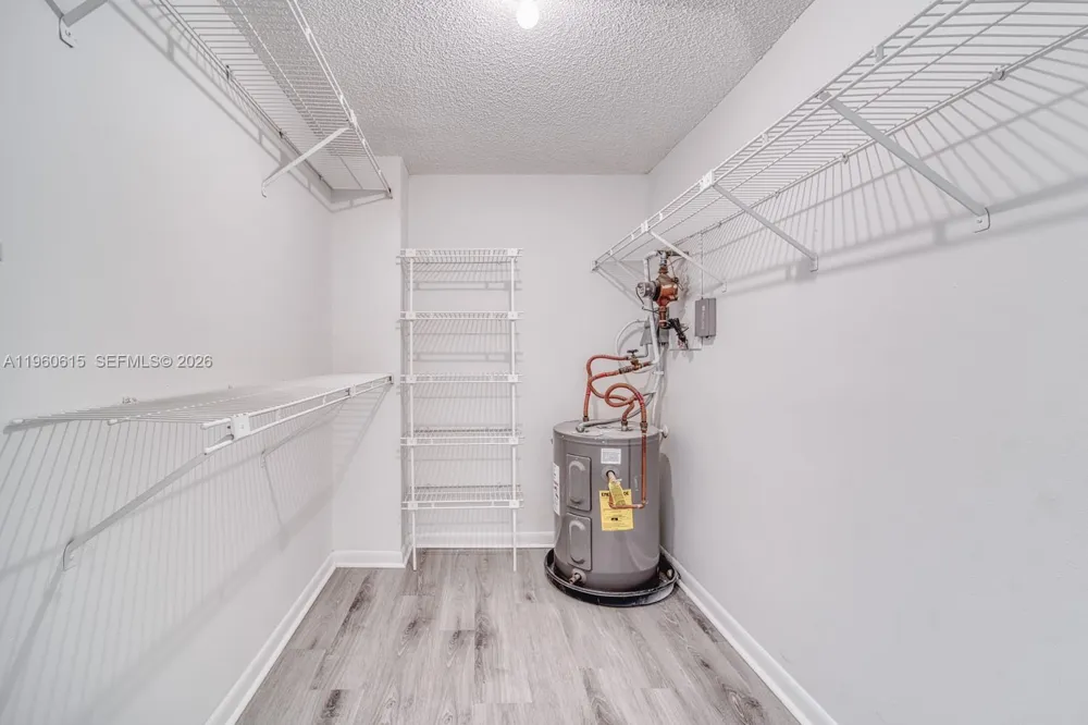 8290 Lake Dr #236 Doral, FL 33166