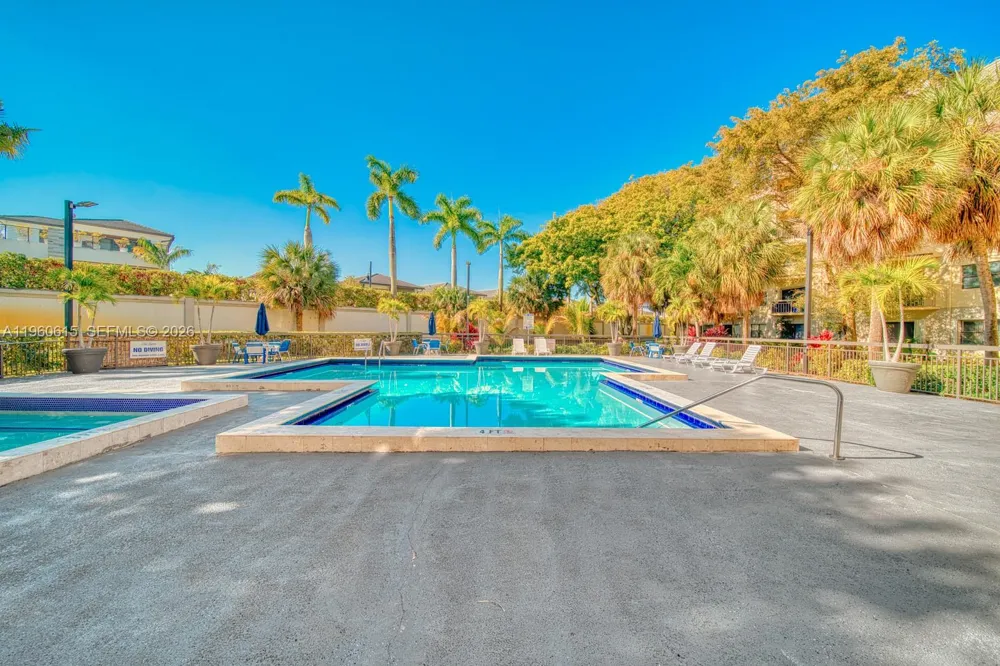 8290 Lake Dr #236 Doral, FL 33166