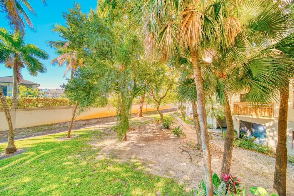 8290 Lake Dr #236 Doral, FL 33166