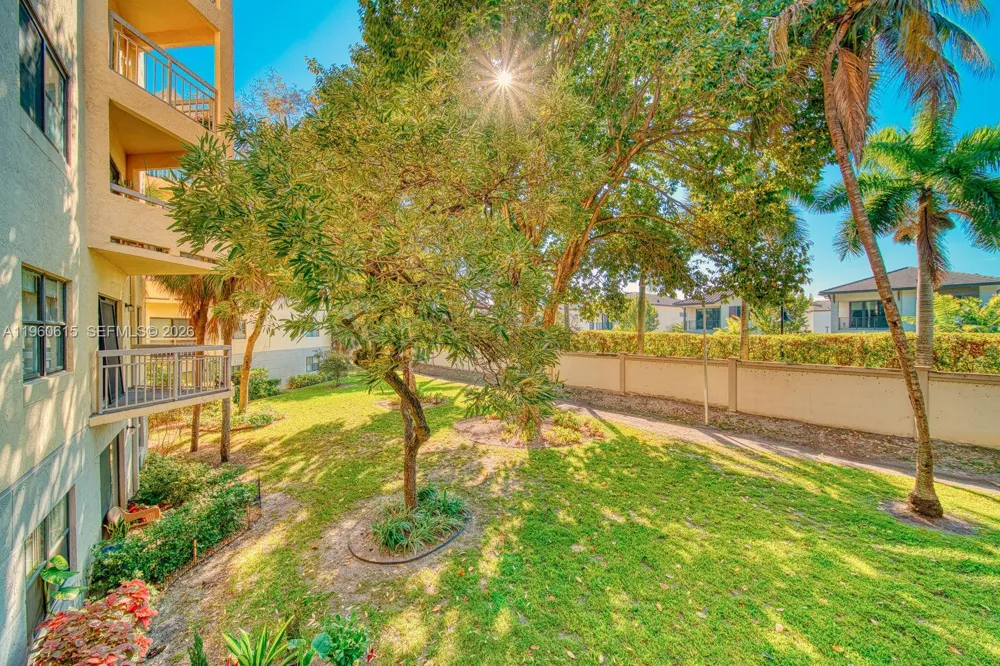 8290 Lake Dr #236 Doral, FL 33166