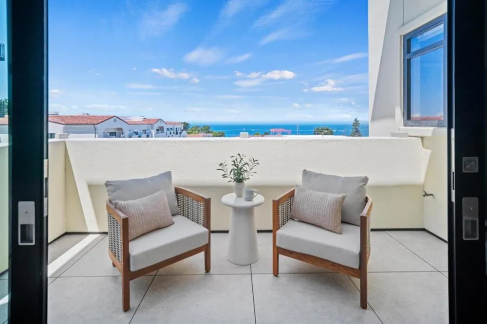 520 Lighthouse Avenue #301 Pacific Grove, CA 93950