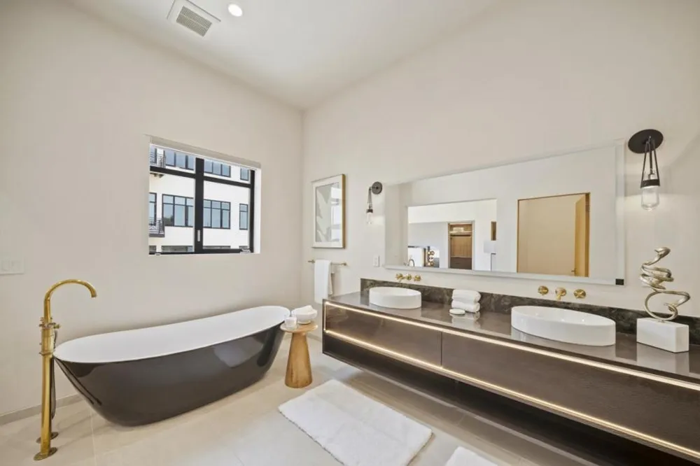 520 Lighthouse Avenue #301 Pacific Grove, CA 93950