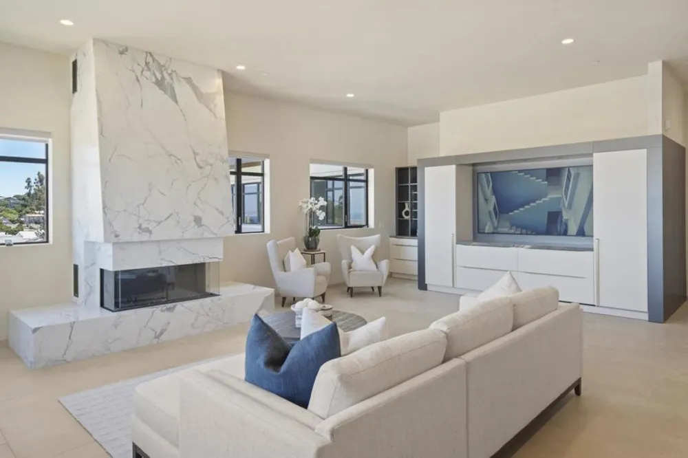 520 Lighthouse Avenue #301 Pacific Grove, CA 93950