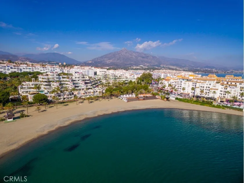 602 Ave Jose Banus, Marbella Other, OS 29660