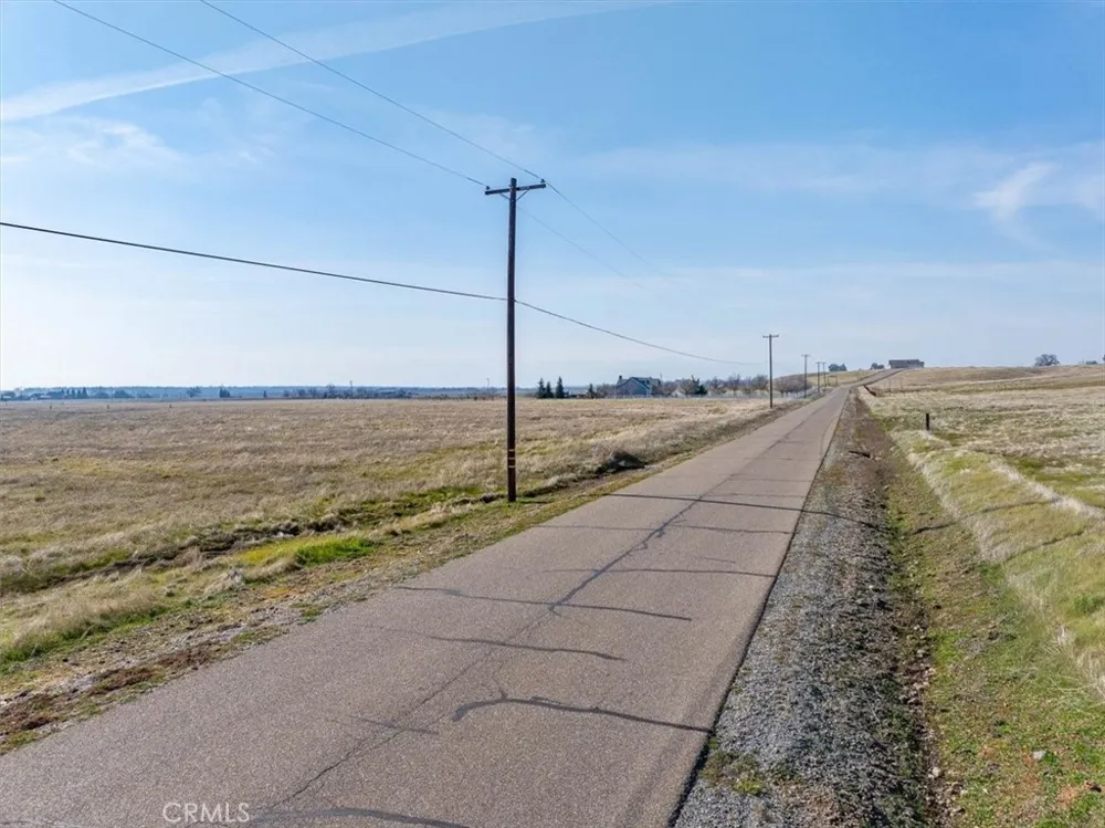 20285 Stewart Red Bluff, CA 96080