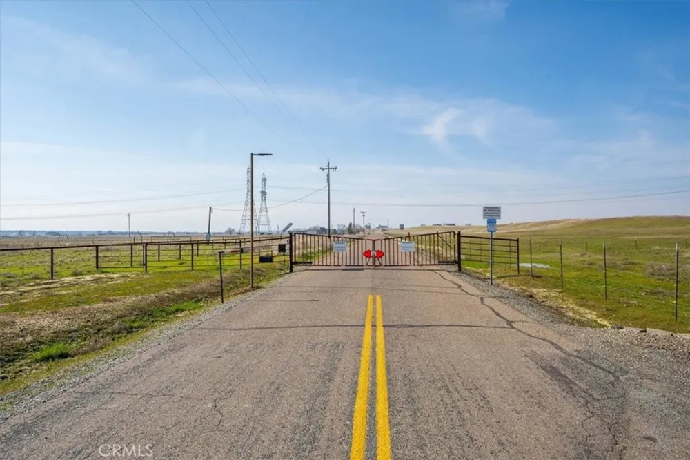 20285 Stewart Red Bluff, CA 96080