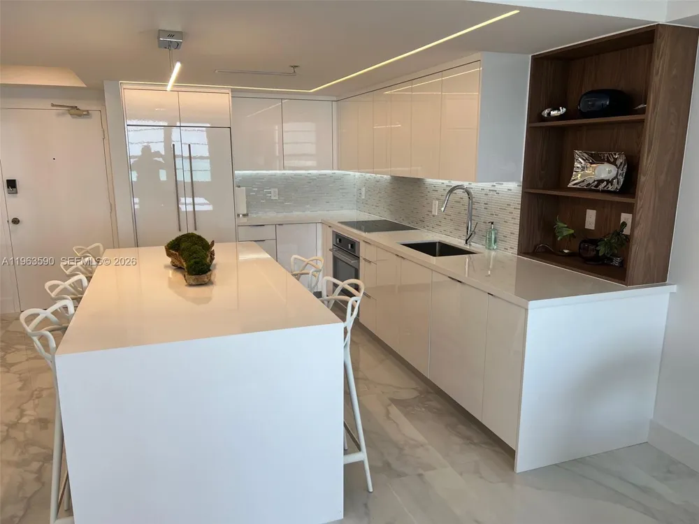 100 Lincoln Rd #1548 Miami Beach, FL 33139