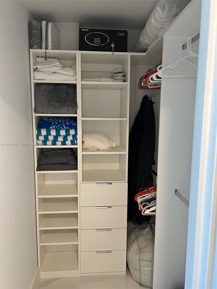 100 Lincoln Rd #1548 Miami Beach, FL 33139