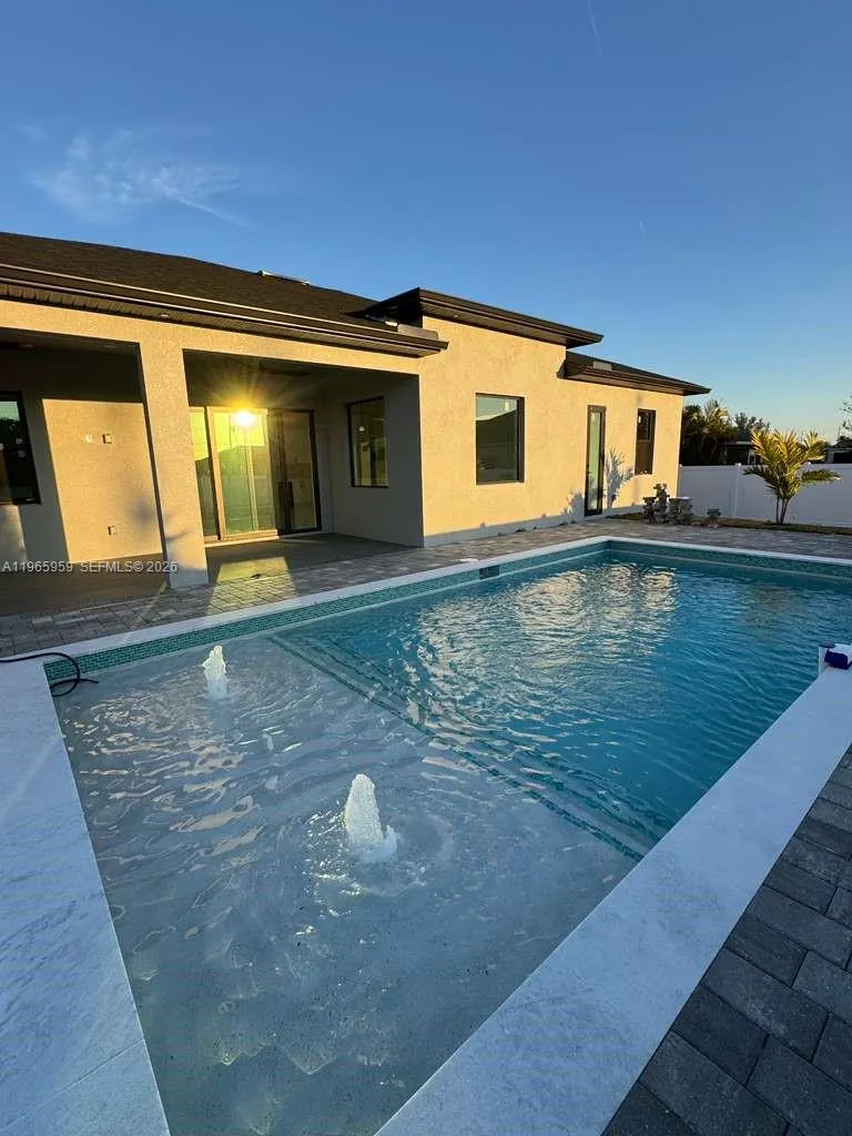3510 NW 46th Ave Cape Coral, FL 33993