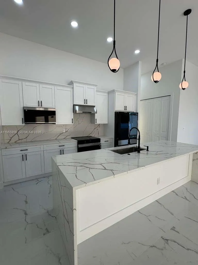 3510 NW 46th Ave Cape Coral, FL 33993