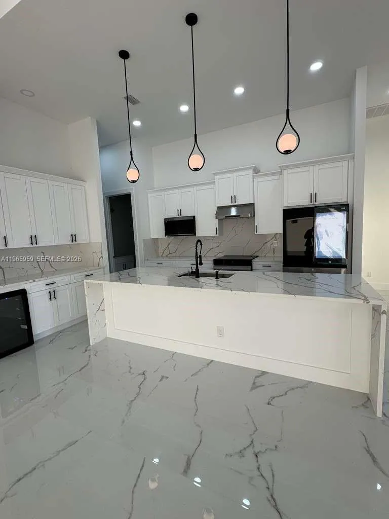 3510 NW 46th Ave Cape Coral, FL 33993