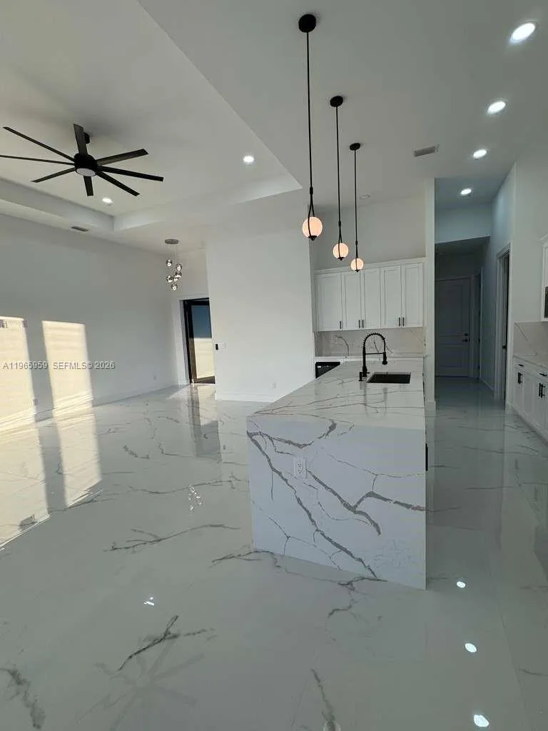 3510 NW 46th Ave Cape Coral, FL 33993