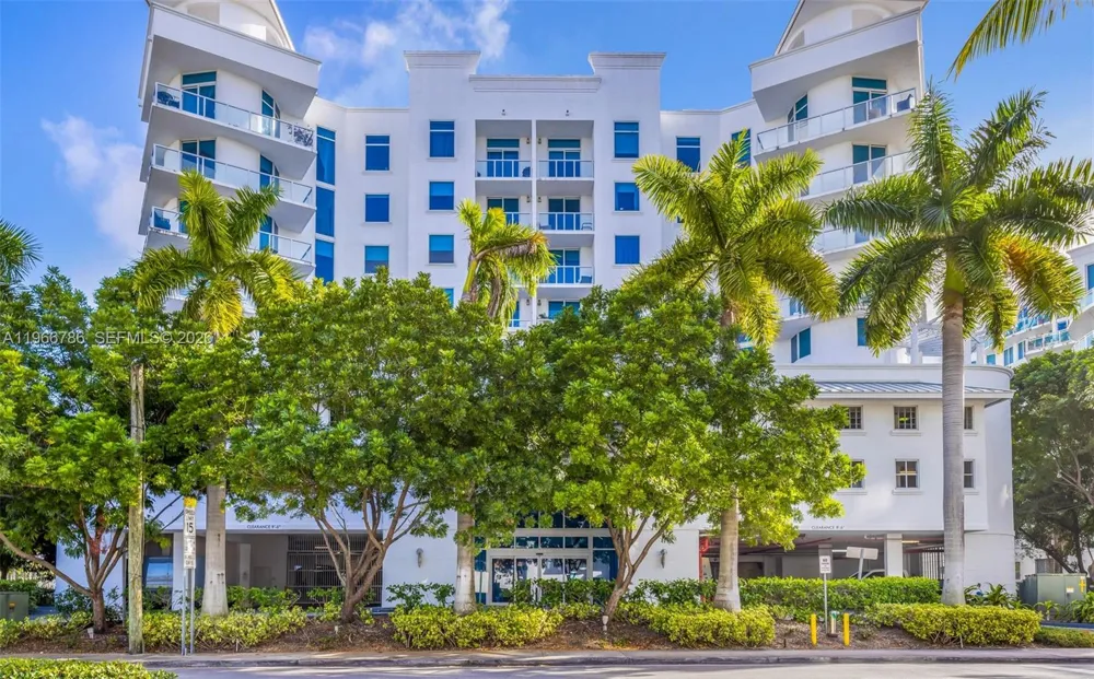 3030 NE 188th St #602 Aventura, FL 33180