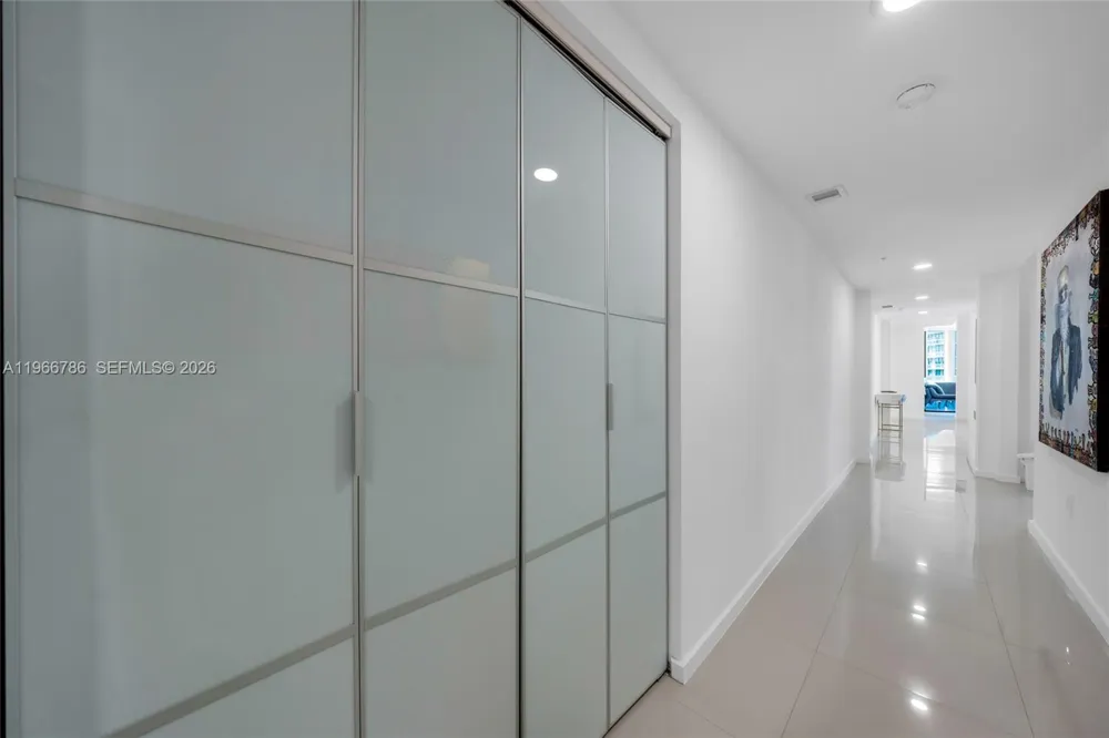 3030 NE 188th St #602 Aventura, FL 33180