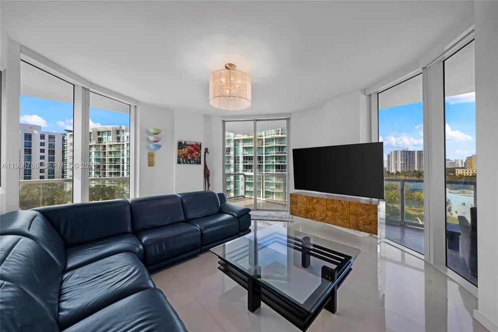 3030 NE 188th St #602 Aventura, FL 33180