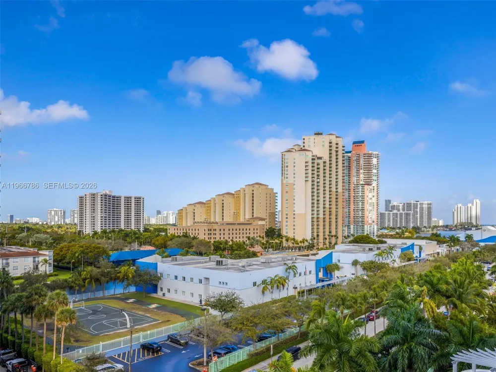 3030 NE 188th St #602 Aventura, FL 33180