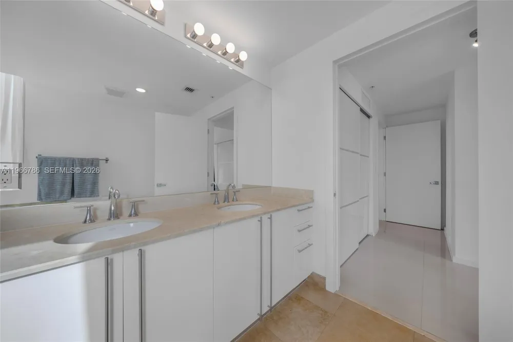 3030 NE 188th St #602 Aventura, FL 33180