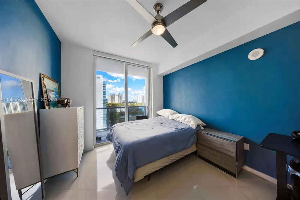3030 NE 188th St #602 Aventura, FL 33180