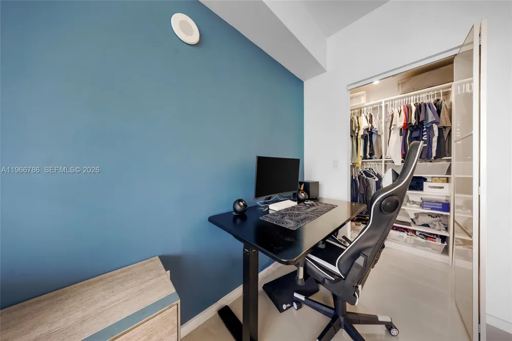 3030 NE 188th St #602 Aventura, FL 33180