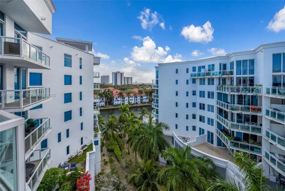 3030 NE 188th St #602 Aventura, FL 33180