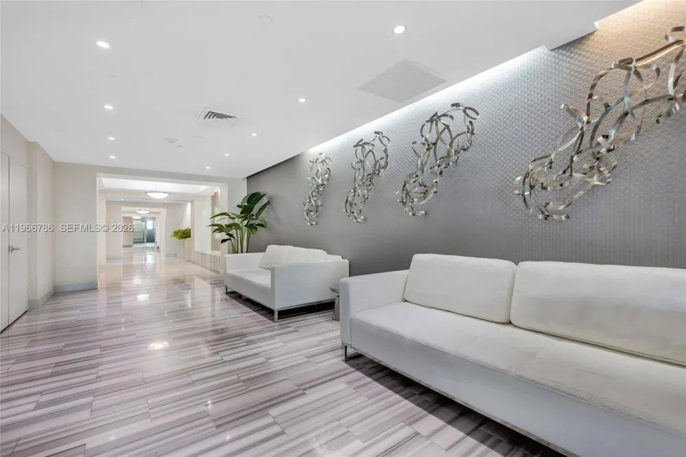 3030 NE 188th St #602 Aventura, FL 33180