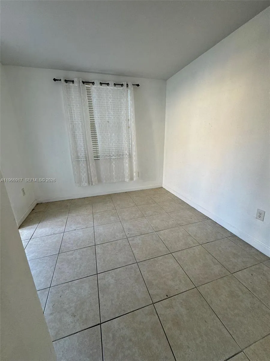 9257 SW 227th St #11 Cutler Bay, FL 33190