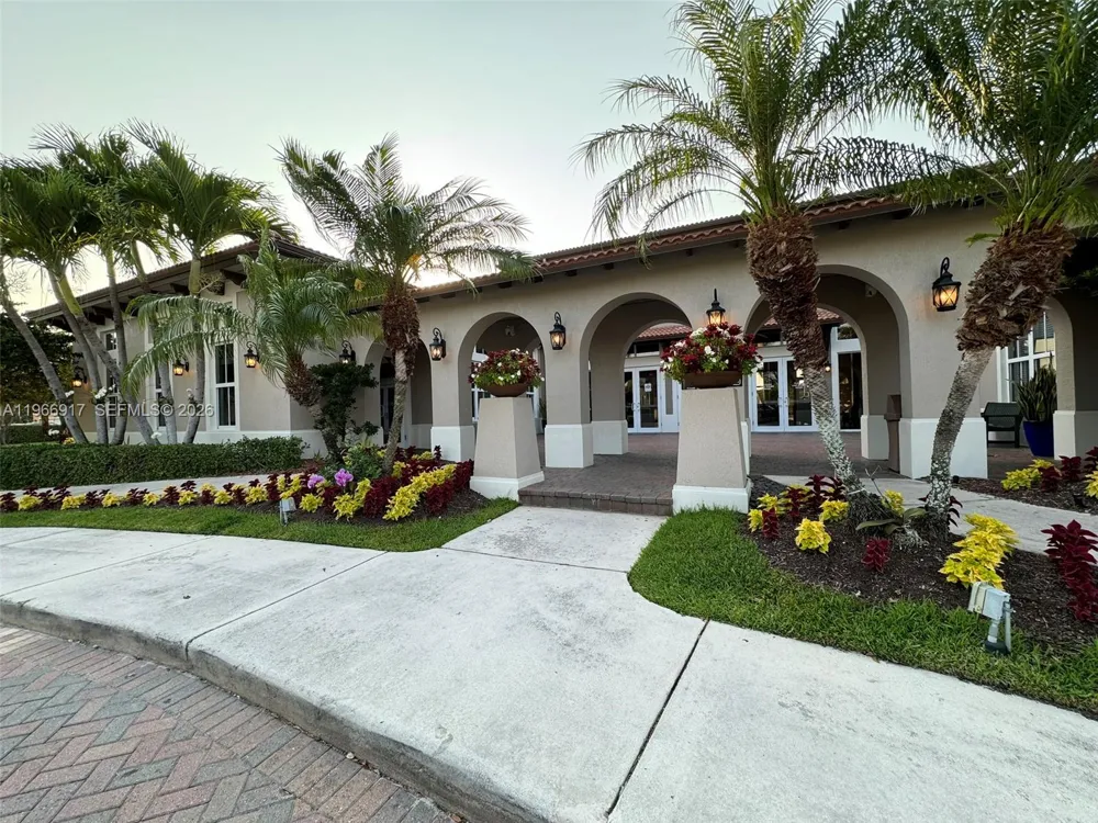 9257 SW 227th St #11 Cutler Bay, FL 33190