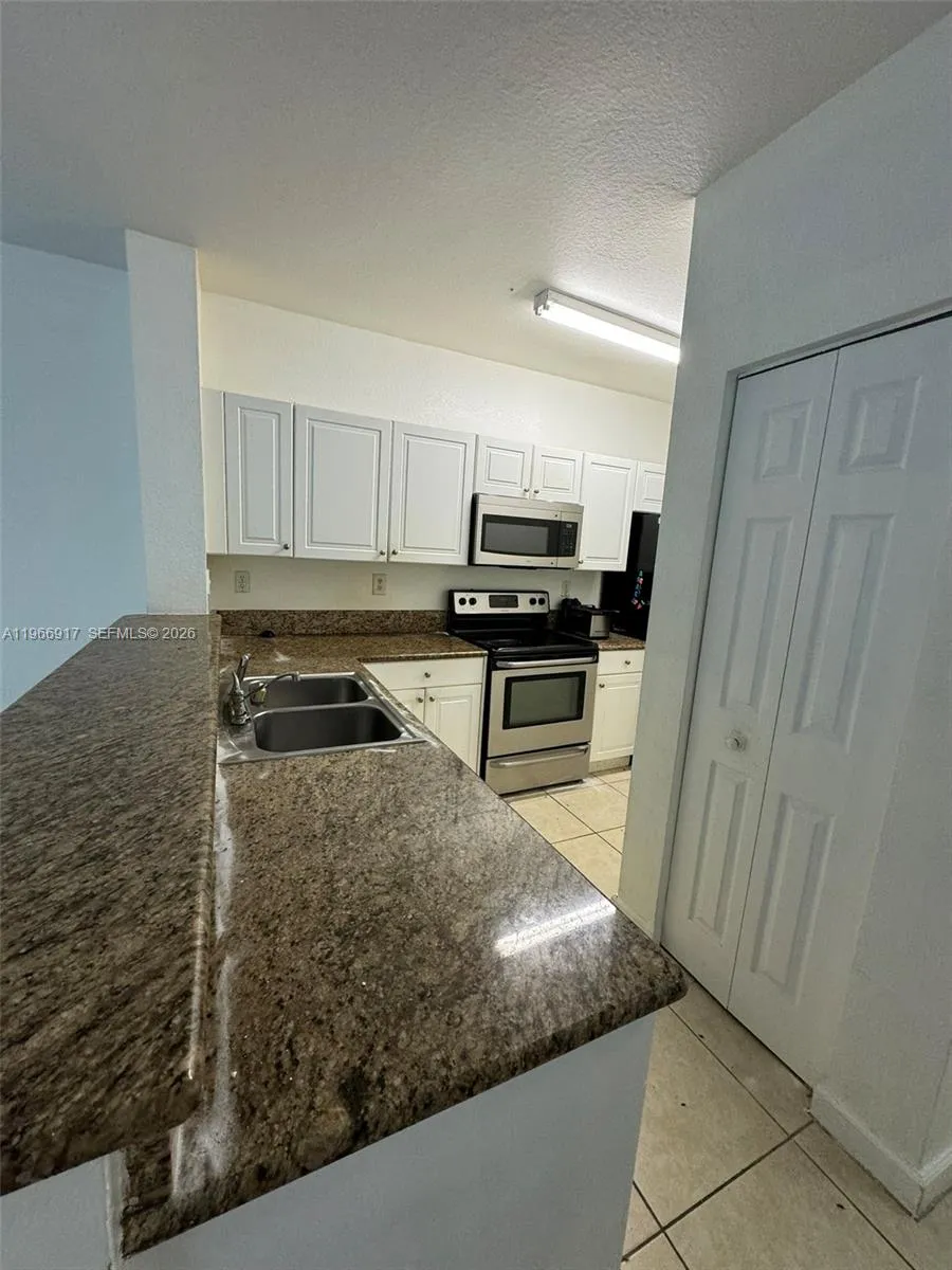 9257 SW 227th St #11 Cutler Bay, FL 33190