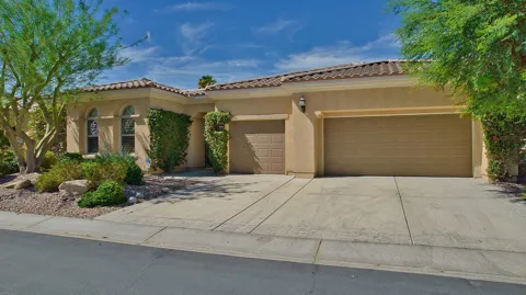 81157 Avenida Sombra