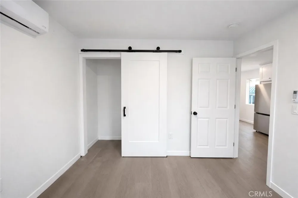 6907 Noble Van Nuys, CA 91405
