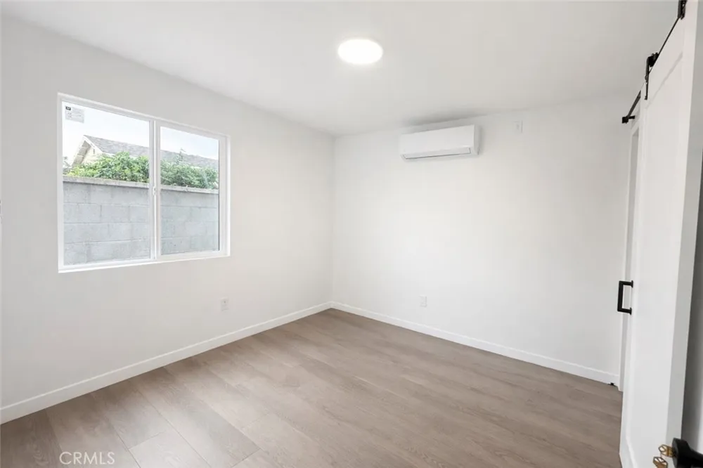 6907 Noble Van Nuys, CA 91405