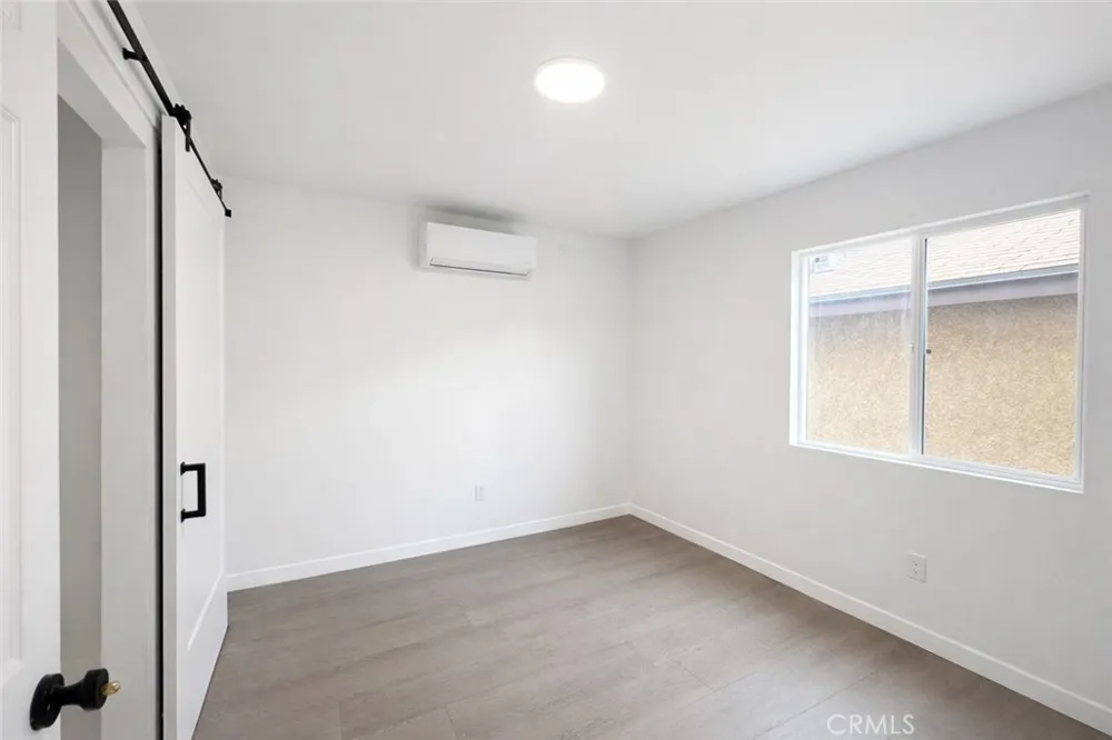 6907 Noble Van Nuys, CA 91405