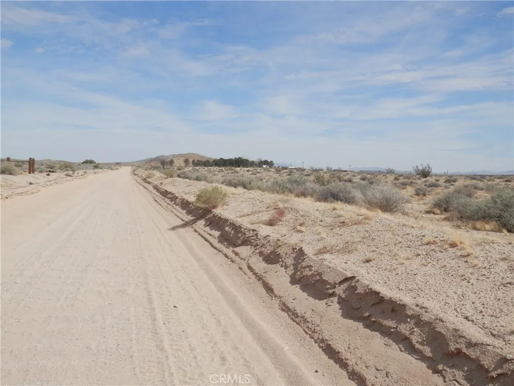 Holstead Road Hinkley, CA 92347