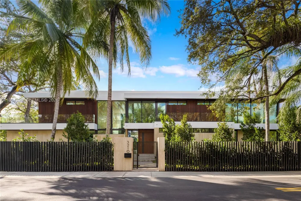 3210 Coacoochee St Miami, FL 33133