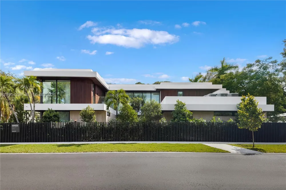 3210 Coacoochee St Miami, FL 33133