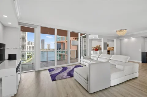 3370 Hidden Bay Dr #1501