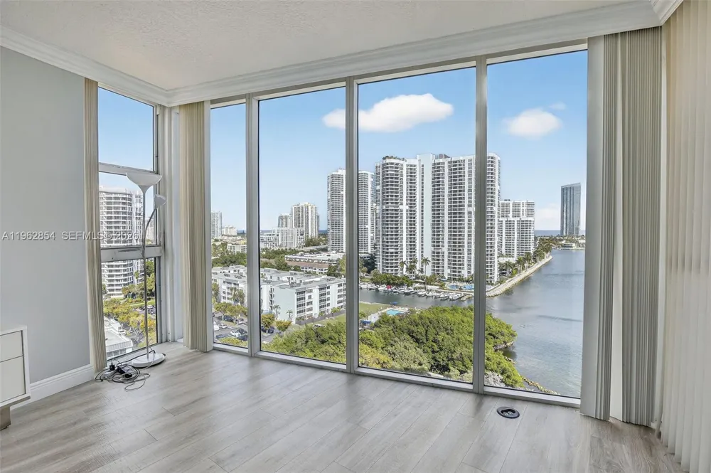 3370 Hidden Bay Dr #1501 Aventura, FL 33180