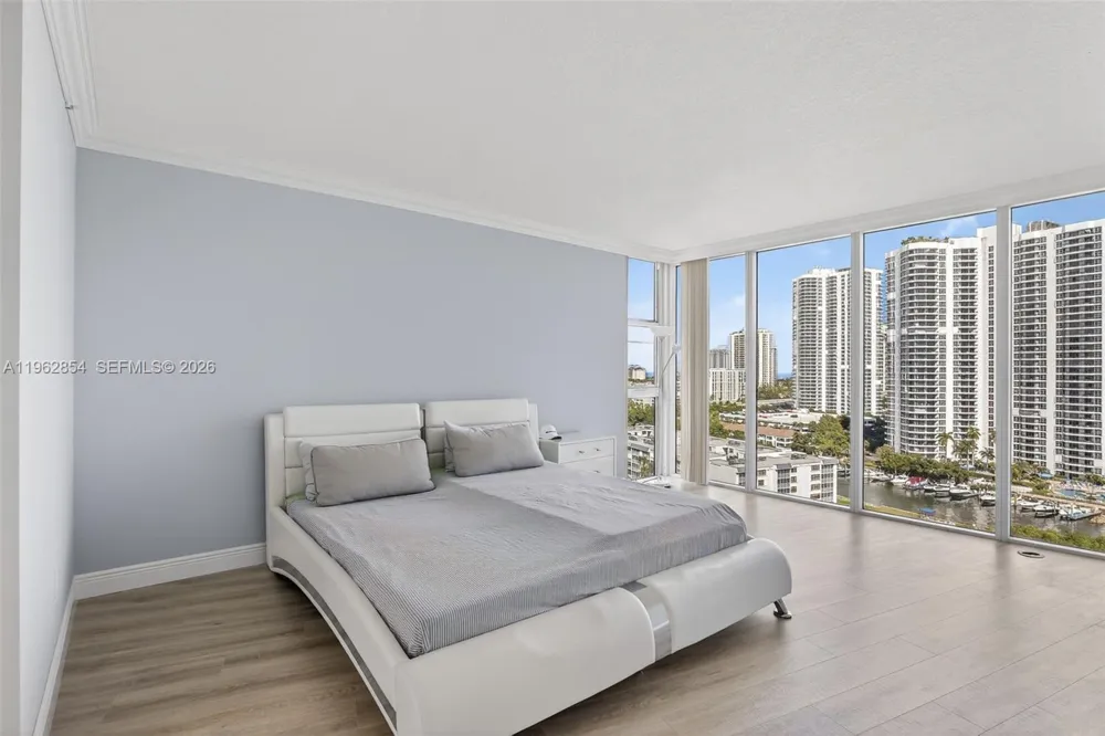 3370 Hidden Bay Dr #1501 Aventura, FL 33180