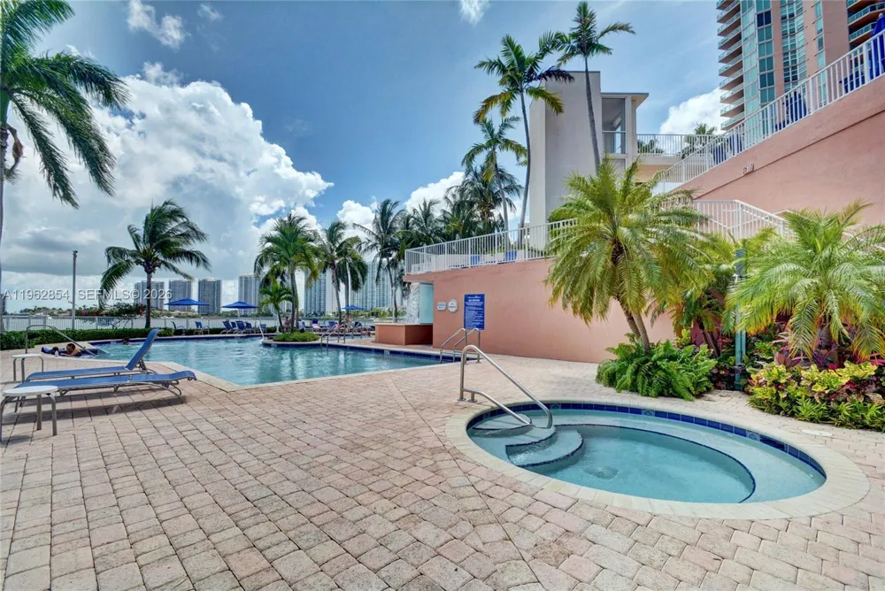 3370 Hidden Bay Dr #1501 Aventura, FL 33180
