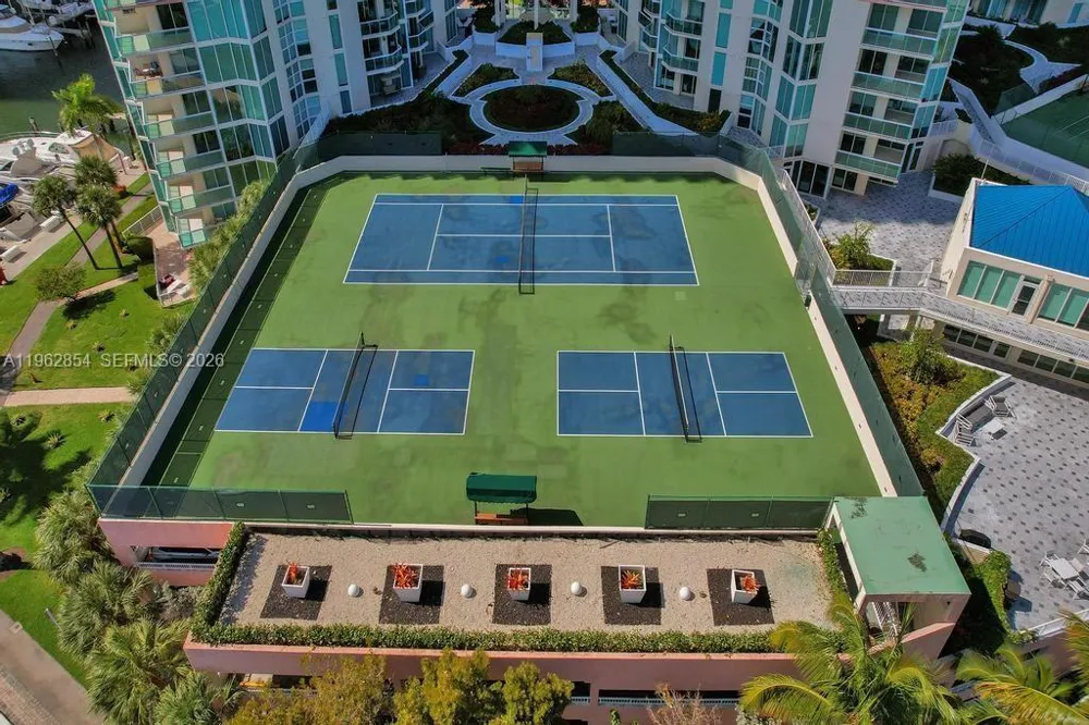 3370 Hidden Bay Dr #1501 Aventura, FL 33180