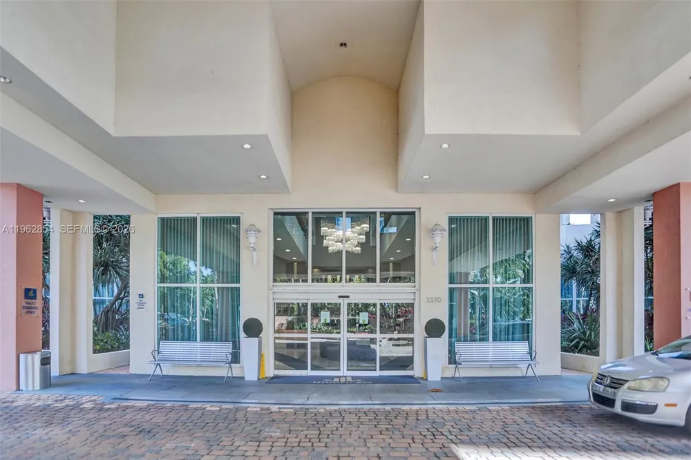 3370 Hidden Bay Dr #1501 Aventura, FL 33180