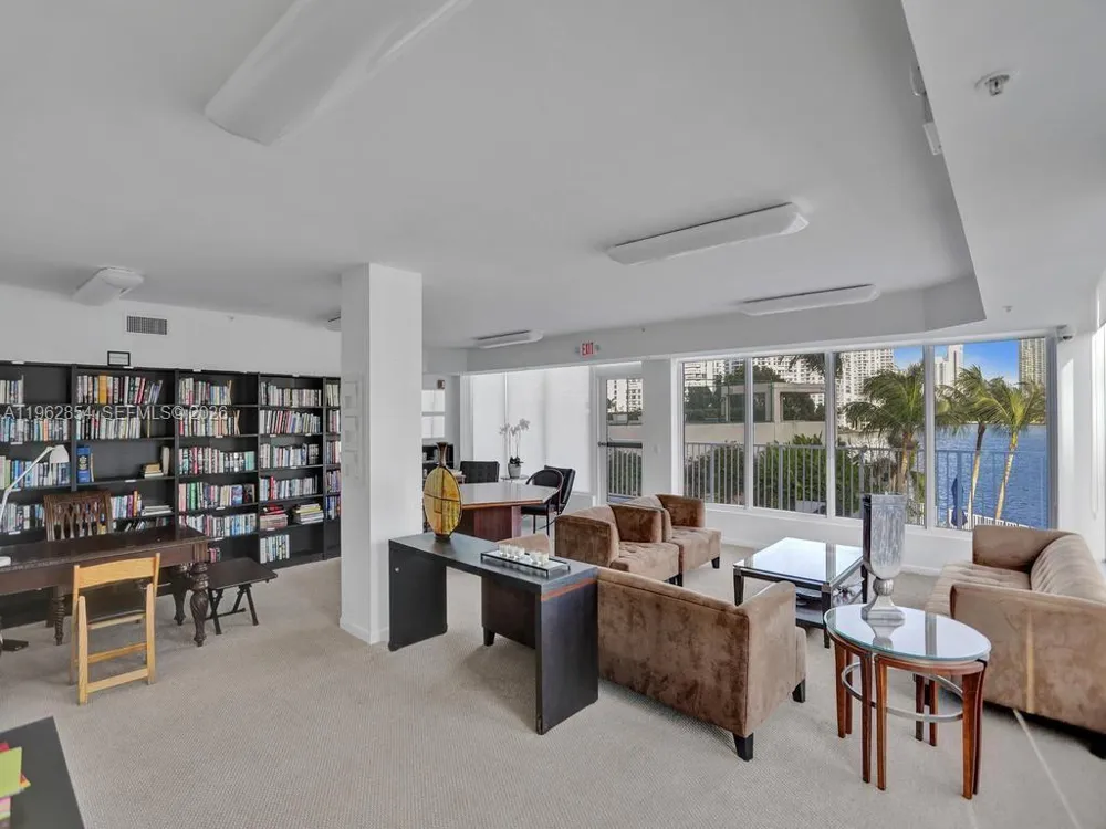 3370 Hidden Bay Dr #1501 Aventura, FL 33180
