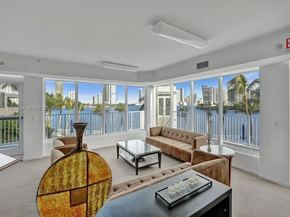 3370 Hidden Bay Dr #1501 Aventura, FL 33180