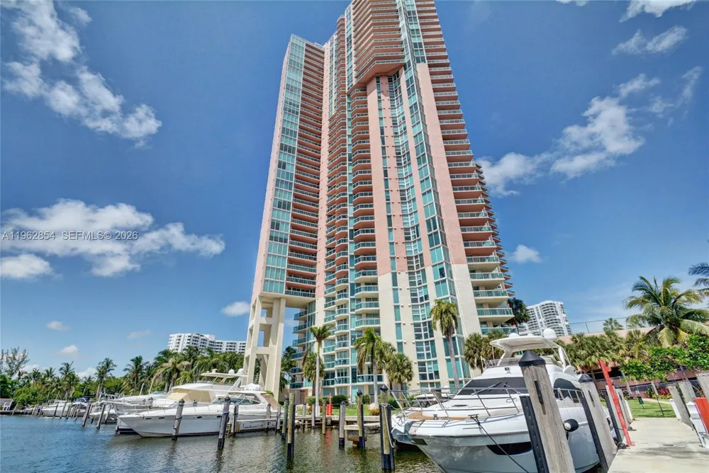 3370 Hidden Bay Dr #1501 Aventura, FL 33180