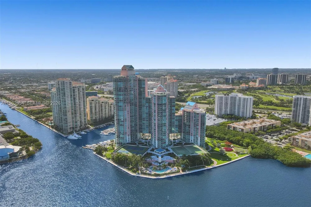3370 Hidden Bay Dr #1501 Aventura, FL 33180