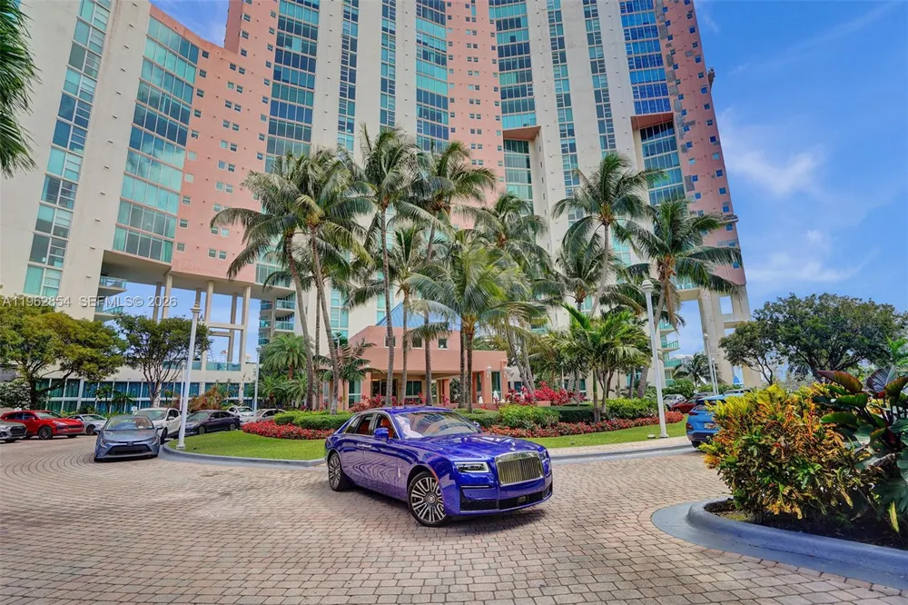 3370 Hidden Bay Dr #1501 Aventura, FL 33180