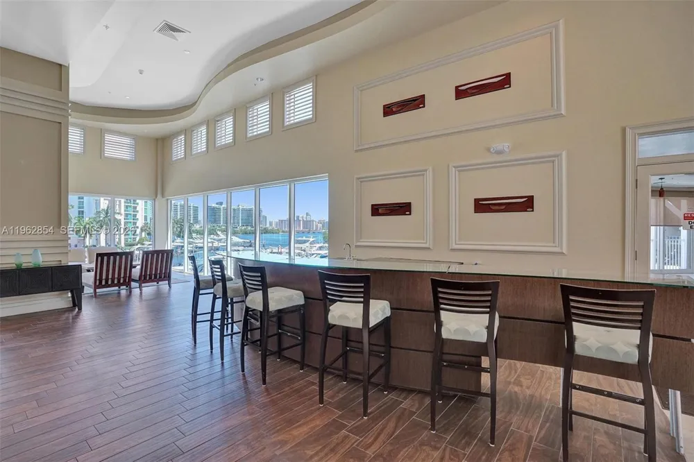 3370 Hidden Bay Dr #1501 Aventura, FL 33180
