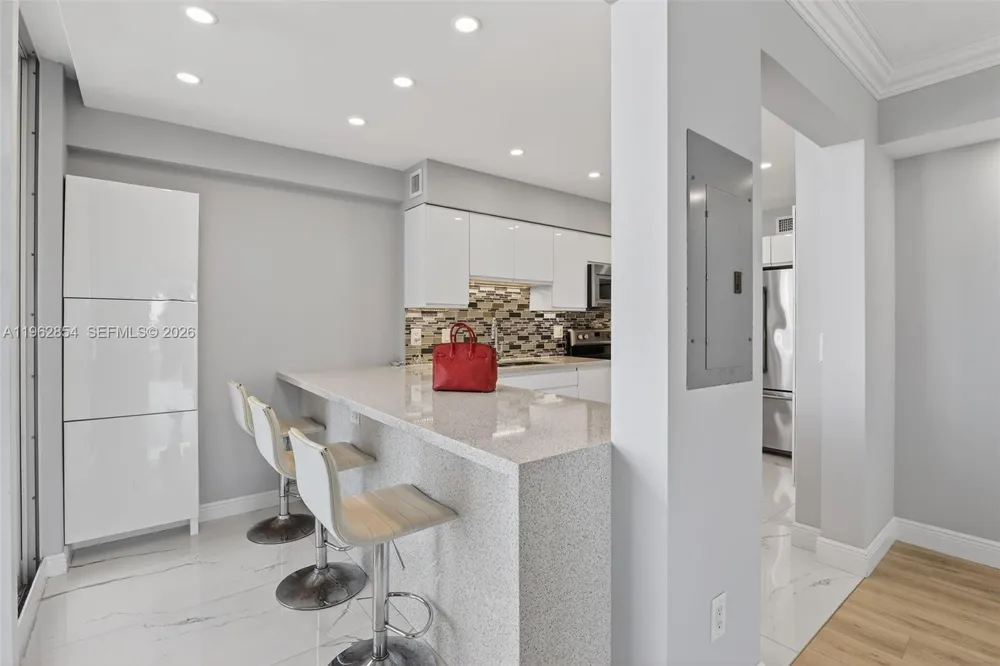 3370 Hidden Bay Dr #1501 Aventura, FL 33180